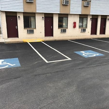 Value Inn Harrisburg-York Valley Green Bagian luar foto